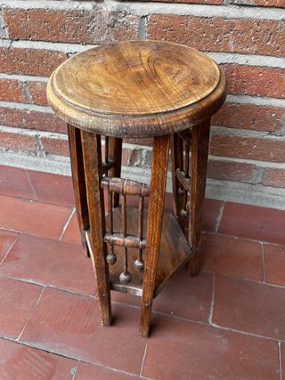 Soporte planta vintage de madera o taburete
