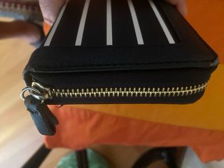 Portafoglio Guess a righe