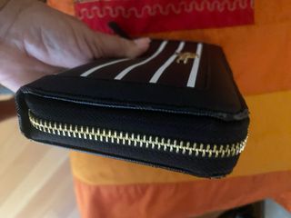 Portafoglio Guess a righe