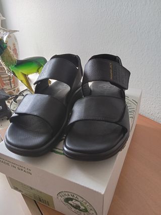 Sandalias Panama Jack Piel 43
Modelo Russell C1