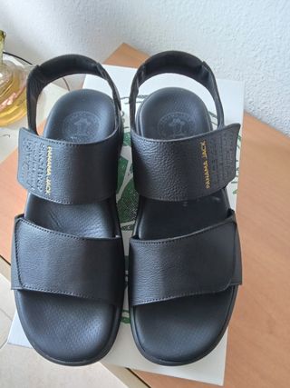 Sandalias Panama Jack Piel 43
Modelo Russell C1
