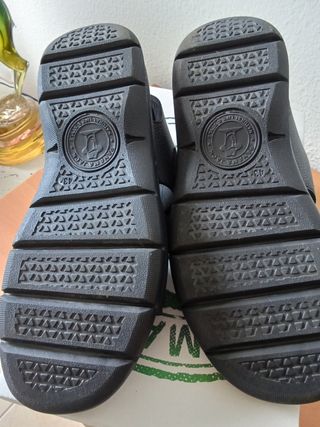 Sandalias Panama Jack Piel 43
Modelo Russell C1