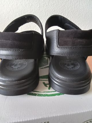 Sandalias Panama Jack Piel 43
Modelo Russell C1