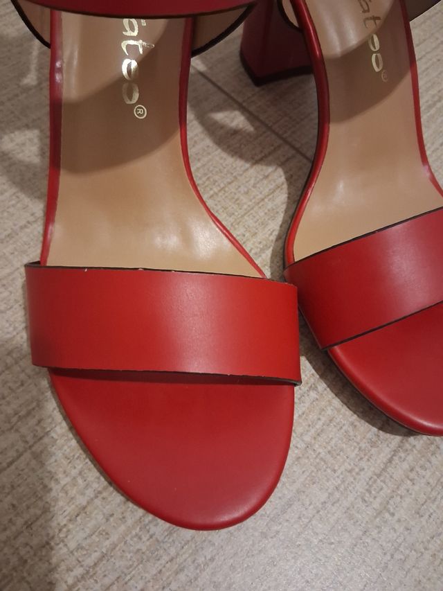 Sandali rossi tacco comodo 39