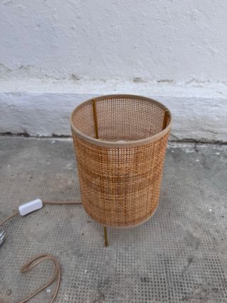 Lámpara mimbre dorada - sobremesa
