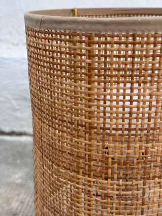 Lámpara mimbre dorada - sobremesa