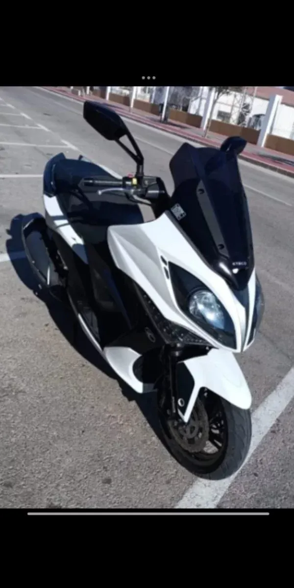 Kymco Xciting 400i con ABS del año 2016 Scooter