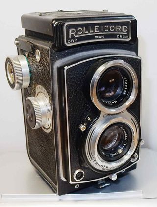 1630-Cámara ROLLEICORD III -Xenar 3.5/75 mm-funda