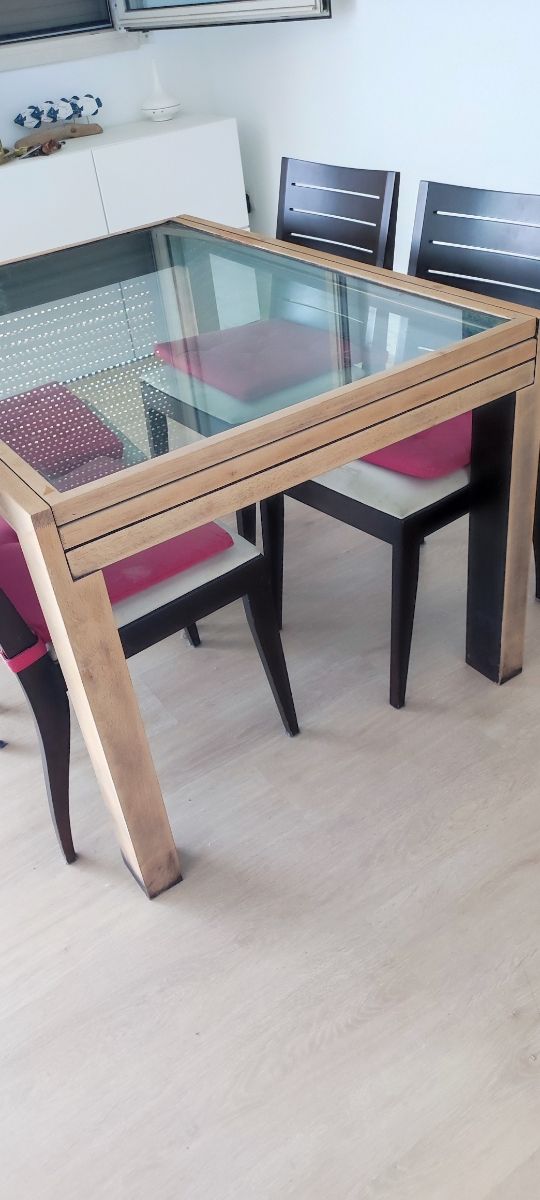 Mesa cristal + 4 sillas