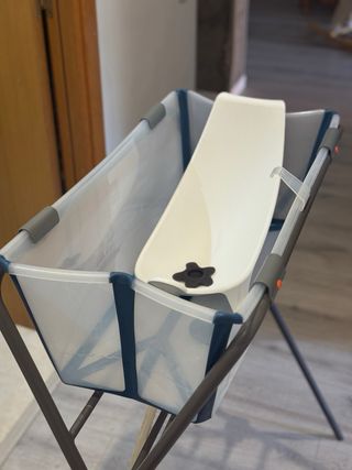 Bañera Stokke Flexi Bath con soporte