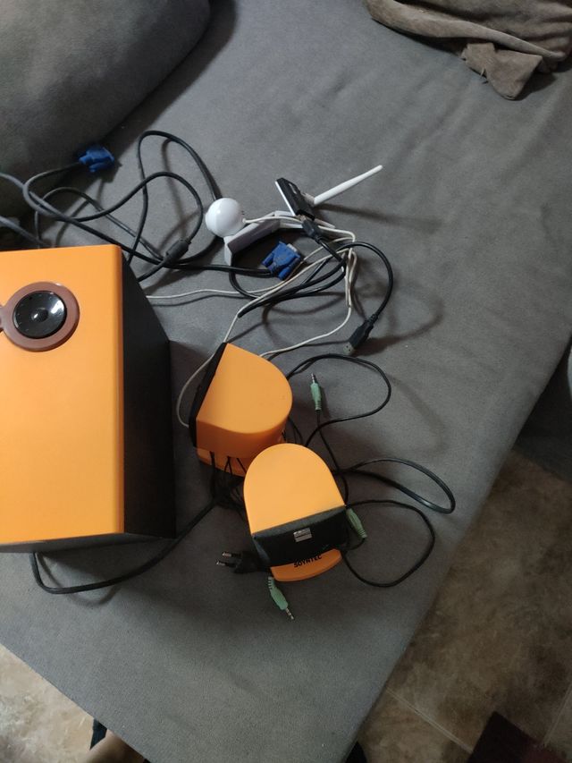 Altavoces Sonytec 2.1 naranjas