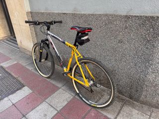 Bicicleta montaña BH Jumper + casco
