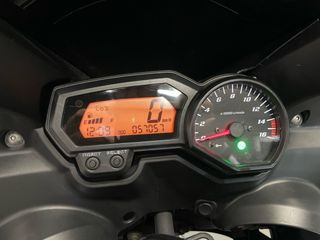 Yamaha Fazer FZ6 S2 - Moto