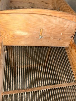 Trilladora antigua de madera