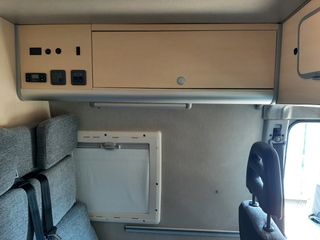 Peugeot Boxer camperizada con motor nuevo