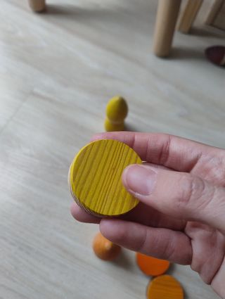 Muñecos y discos arcoíris Montessori madera