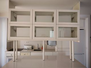 Mueble BESTÅ IKEA blanco - 6 puertas