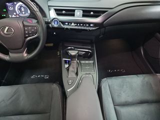 Lexus UX 2.0 250h Business Navigation