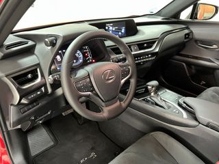 Lexus UX 2.0 250h Business