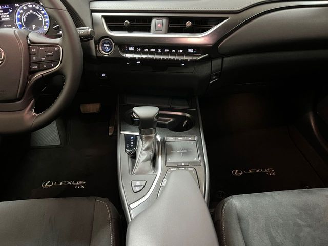 Lexus UX 2.0 250h Business