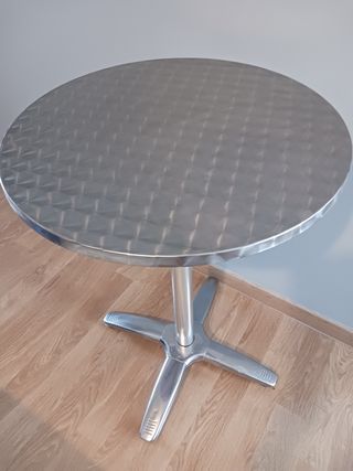 Mesa alta acero inoxidable.
Fácil de desmontar.