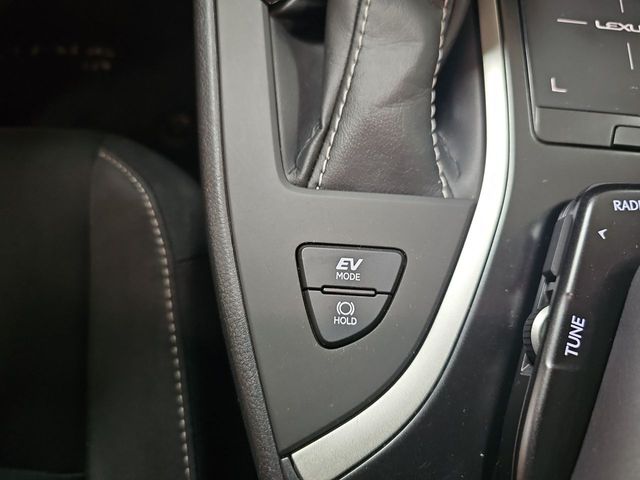 Lexus UX 2.0 250h Business