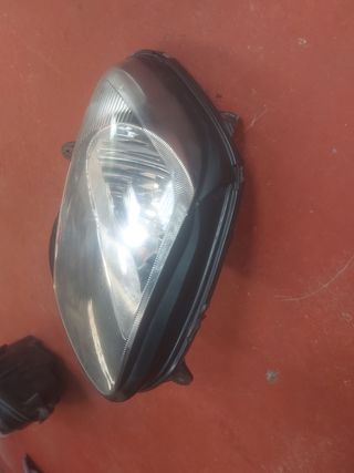 Faro Izquierdo Suzuki Burgman 650 (2007)