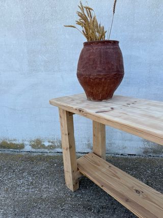 Mesa rústica de madera