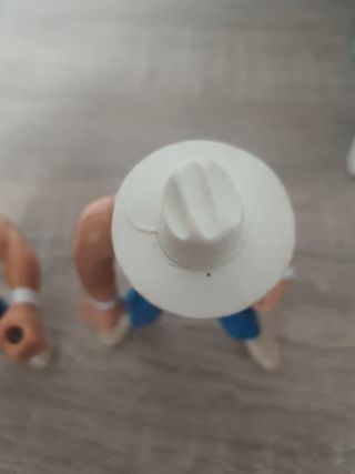 2 Figuras WWF Hasbro hermanos bart y billy gunn