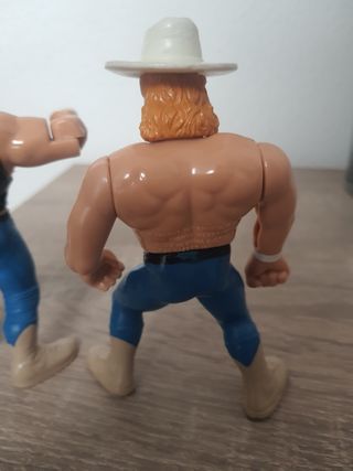 2 Figuras WWF Hasbro hermanos bart y billy gunn