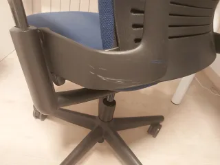 Silla oficina/escritorio Steelcase regulable. Azul