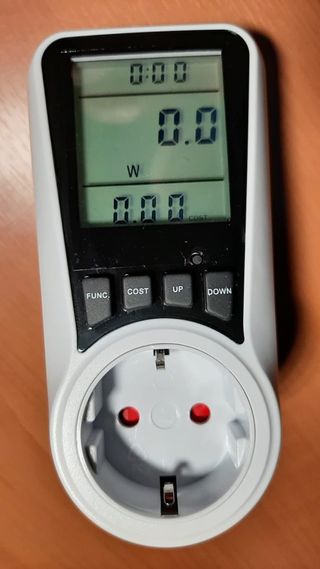 Medidor consumo eléctrico con pantalla LCD