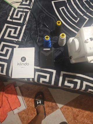 Máquina de coser Klindo - casi nueva