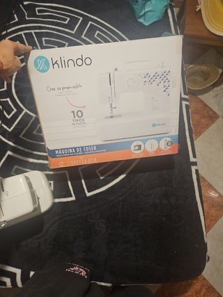 Máquina de coser Klindo - casi nueva