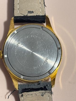 Reloj Восток dorado vintage