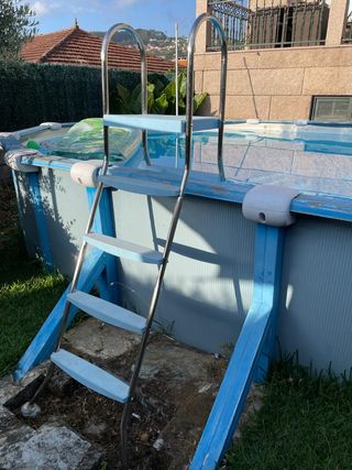Escalera piscina - Acero y los pasos de resina
