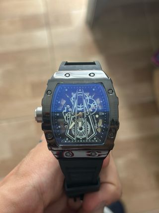 Reloj de pulsera negro y azul