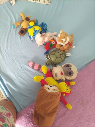 9 Peluches Variados