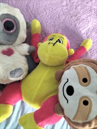 9 Peluches Variados