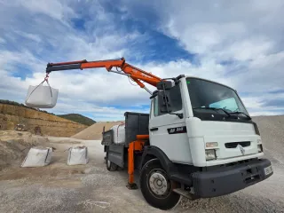 Servicio camión grúa pluma