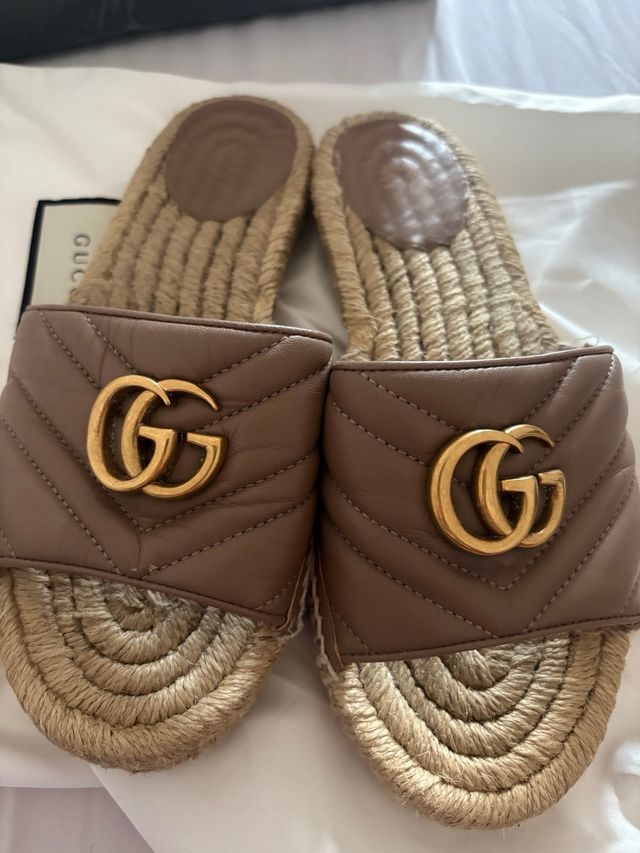 Zuecos Gucci GG Marrón