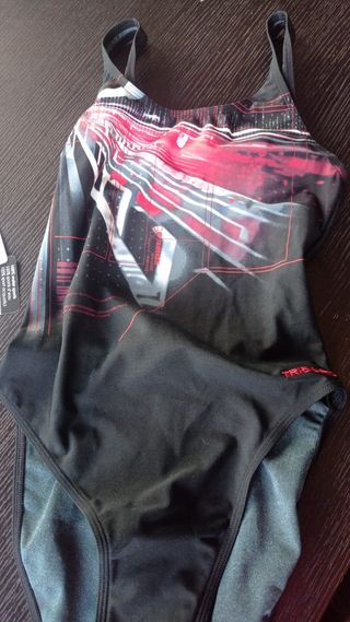 Bañador Domyos negro y rojo talla xs