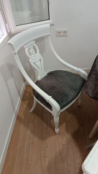 5 Sillas blancas estilo Luis XV