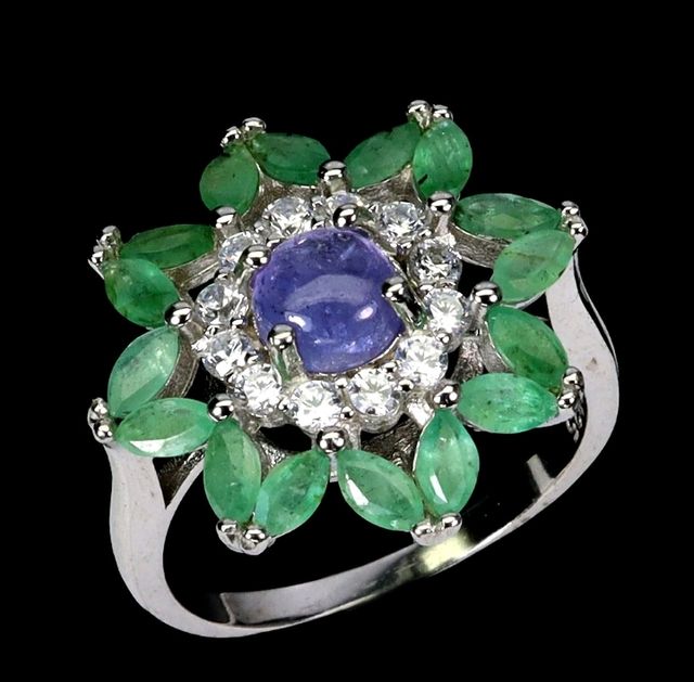 Anello con Zaffiro e Smeraldi