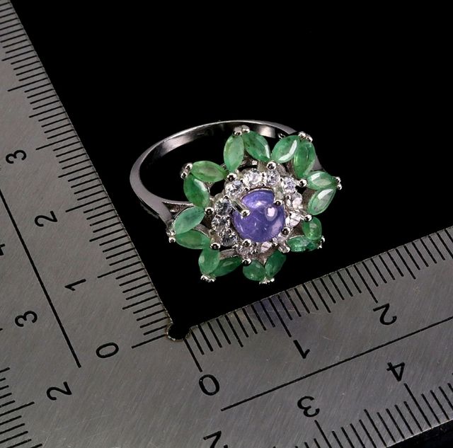 Anello con Zaffiro e Smeraldi