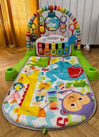 Fisher Price - alfombra de actividades con piano
