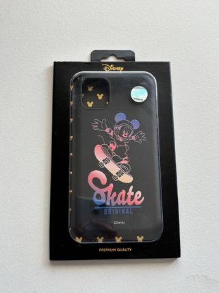 Funda iPhone 11 Disney Mickey Skate