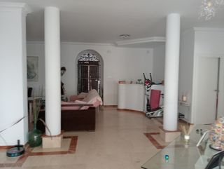 Casa y piso con buhardilla.precio por privado