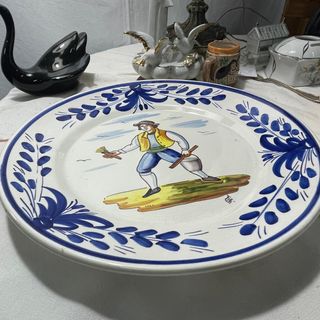 2 Platos Cerámica Española