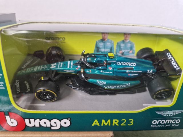 Pack 4 coches escala 1:36 - 1:43